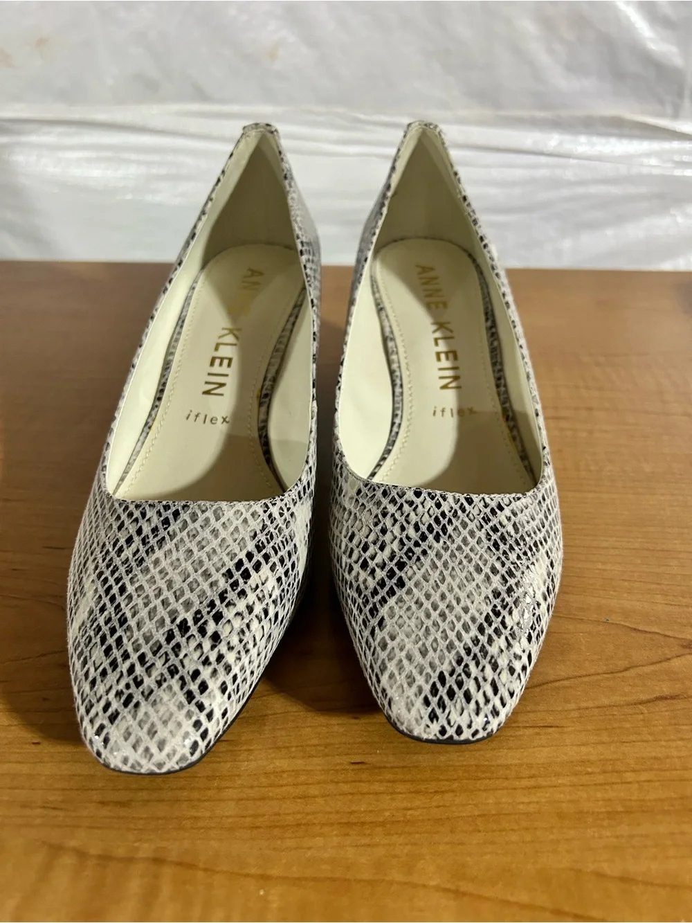 Anne Klein pointed toe